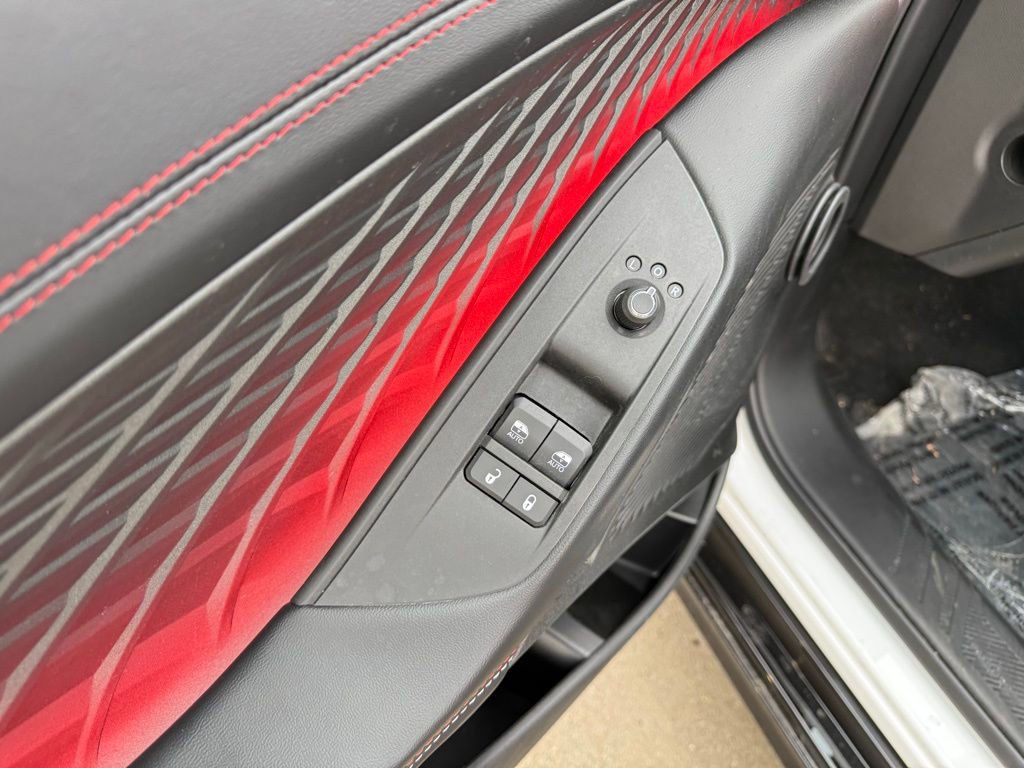 Used 2025 Dodge Charger R/T w/ Plus Group image 18