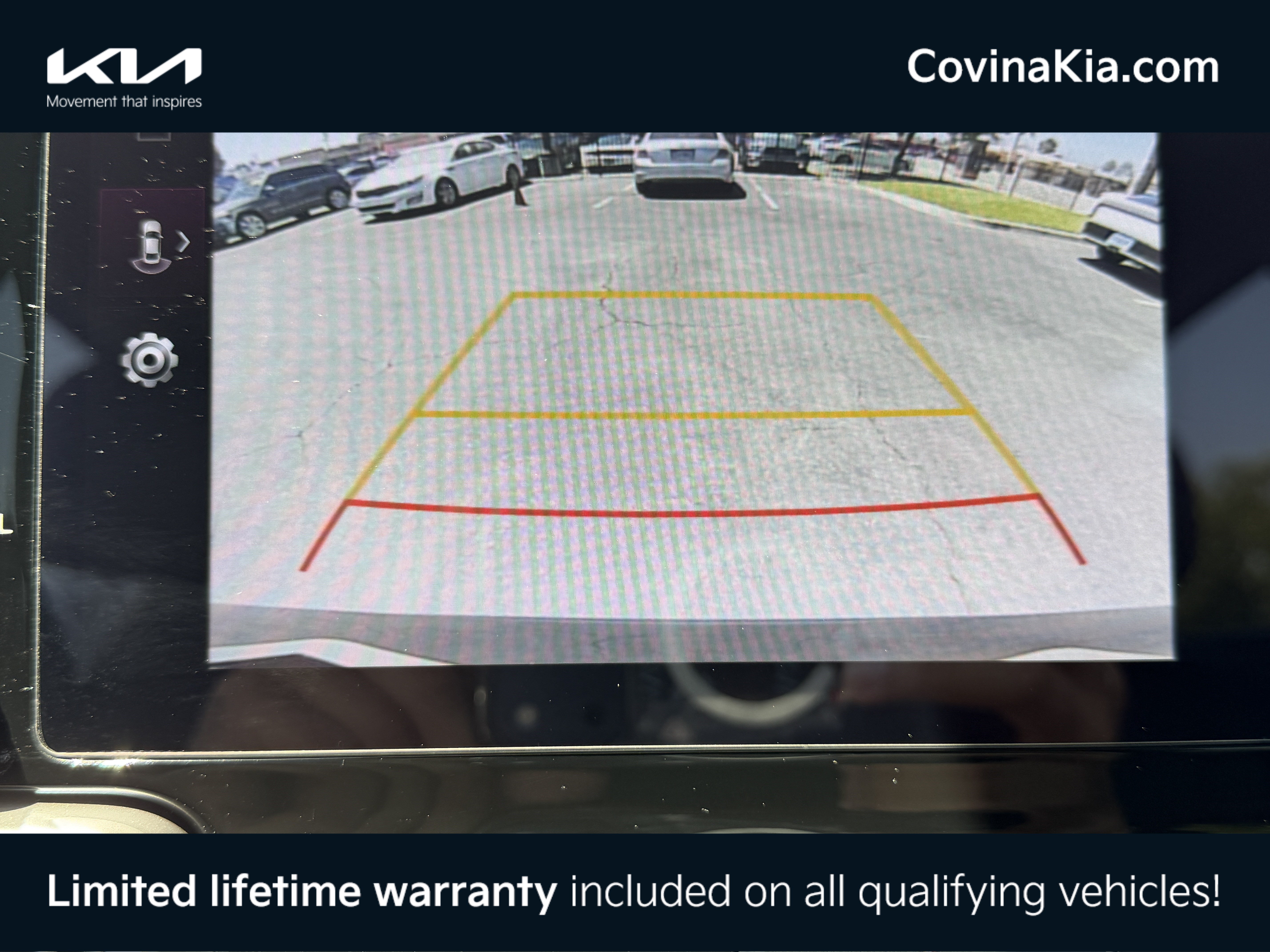 Certified 2022 Kia Sorento S w/ Panoramic Sunroof Package AWD/4WD image 25