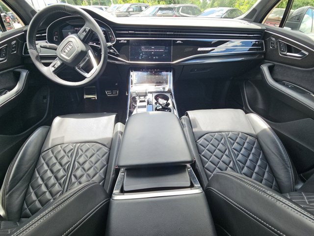 Used 2024 Audi SQ7 Prestige AWD/4WD image 14