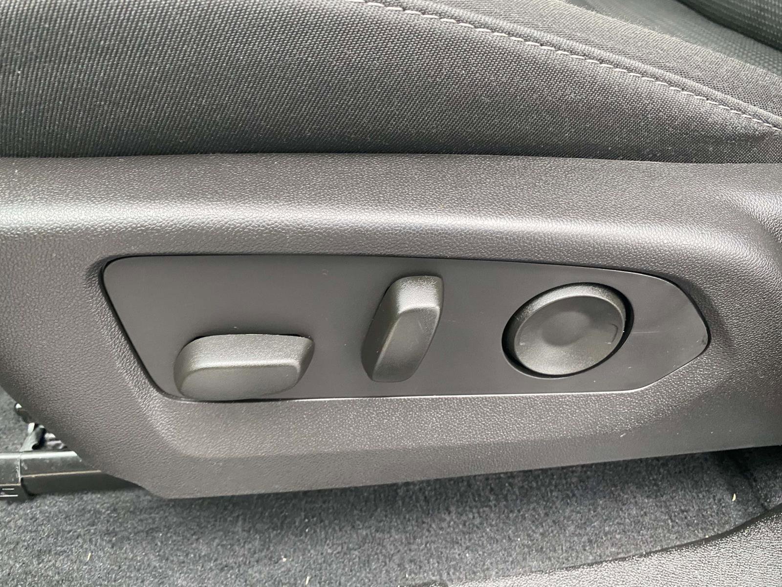 Used 2024 Chevrolet Colorado LT w/ LT Convenience Package II image 16