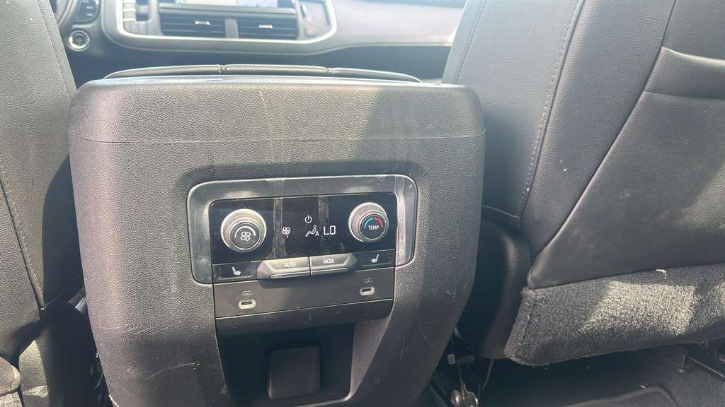 Used 2021 Chevrolet Tahoe Premier w/ Premium Package AWD/4WD image 20