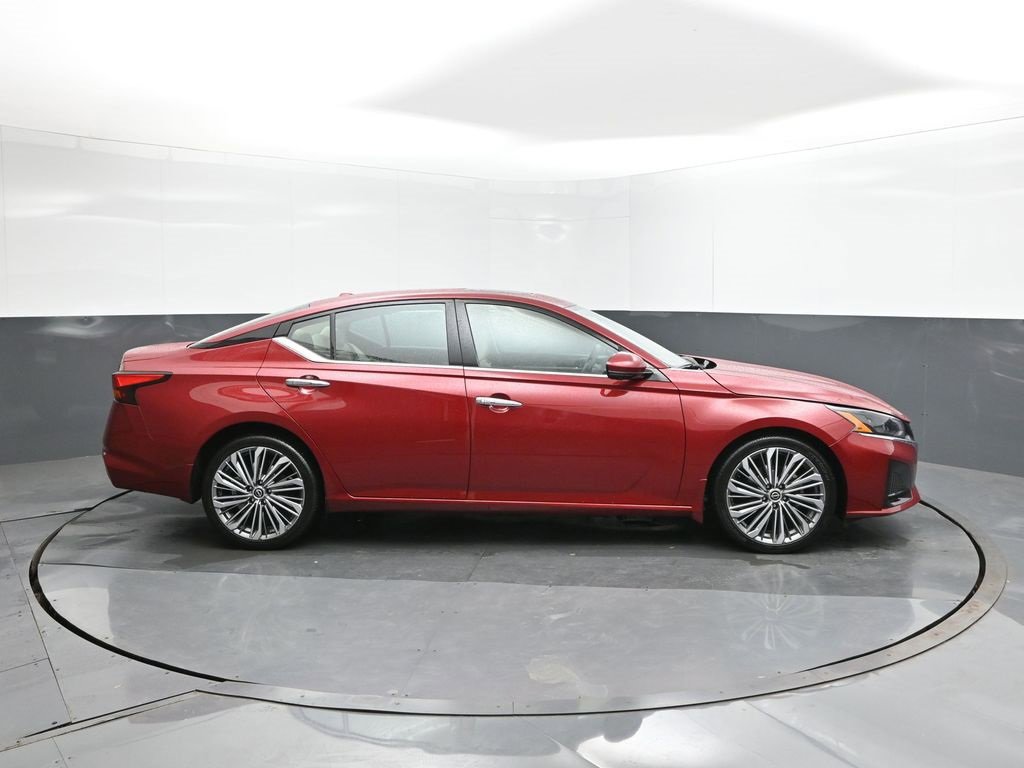 Used 2025 Nissan Altima 2.5 SL image 26