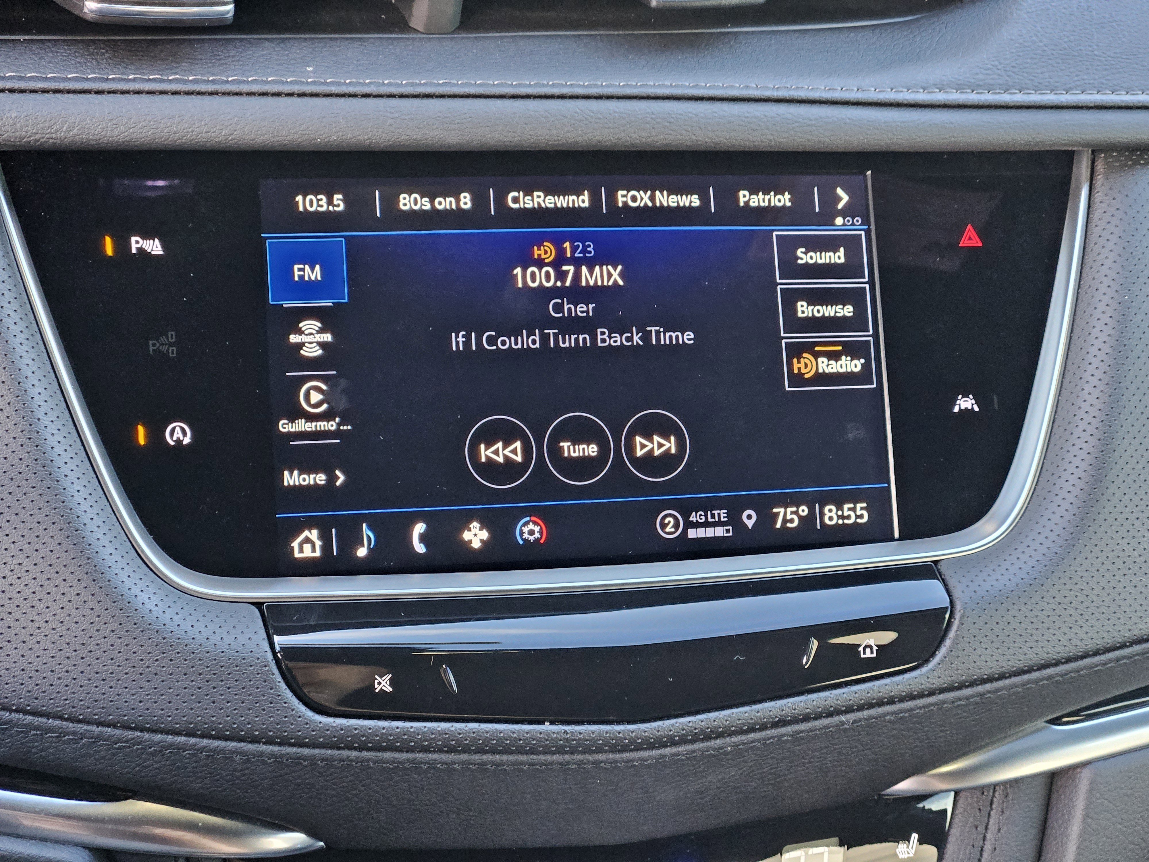 New 2025 Cadillac XT6 Luxury image 27