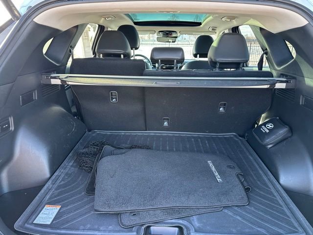 Used 2023 Hyundai Tucson Limited w/ Cargo Package image 11