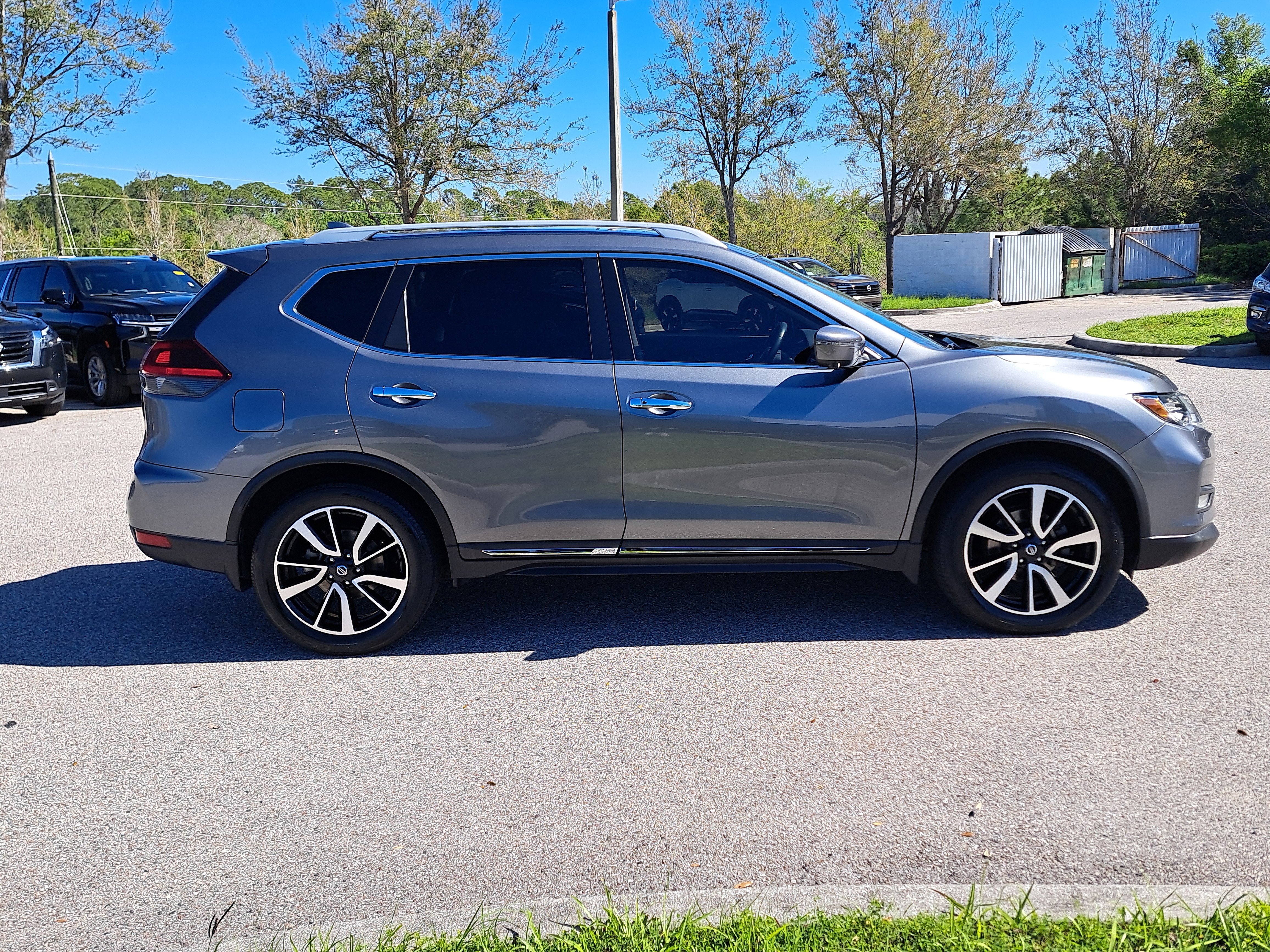 Certified 2020 Nissan Rogue SL w/ Premium Package image 4