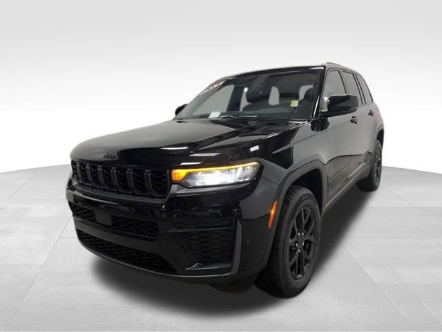 New 2026 Jeep Grand Cherokee Altitude AWD/4WD image 2