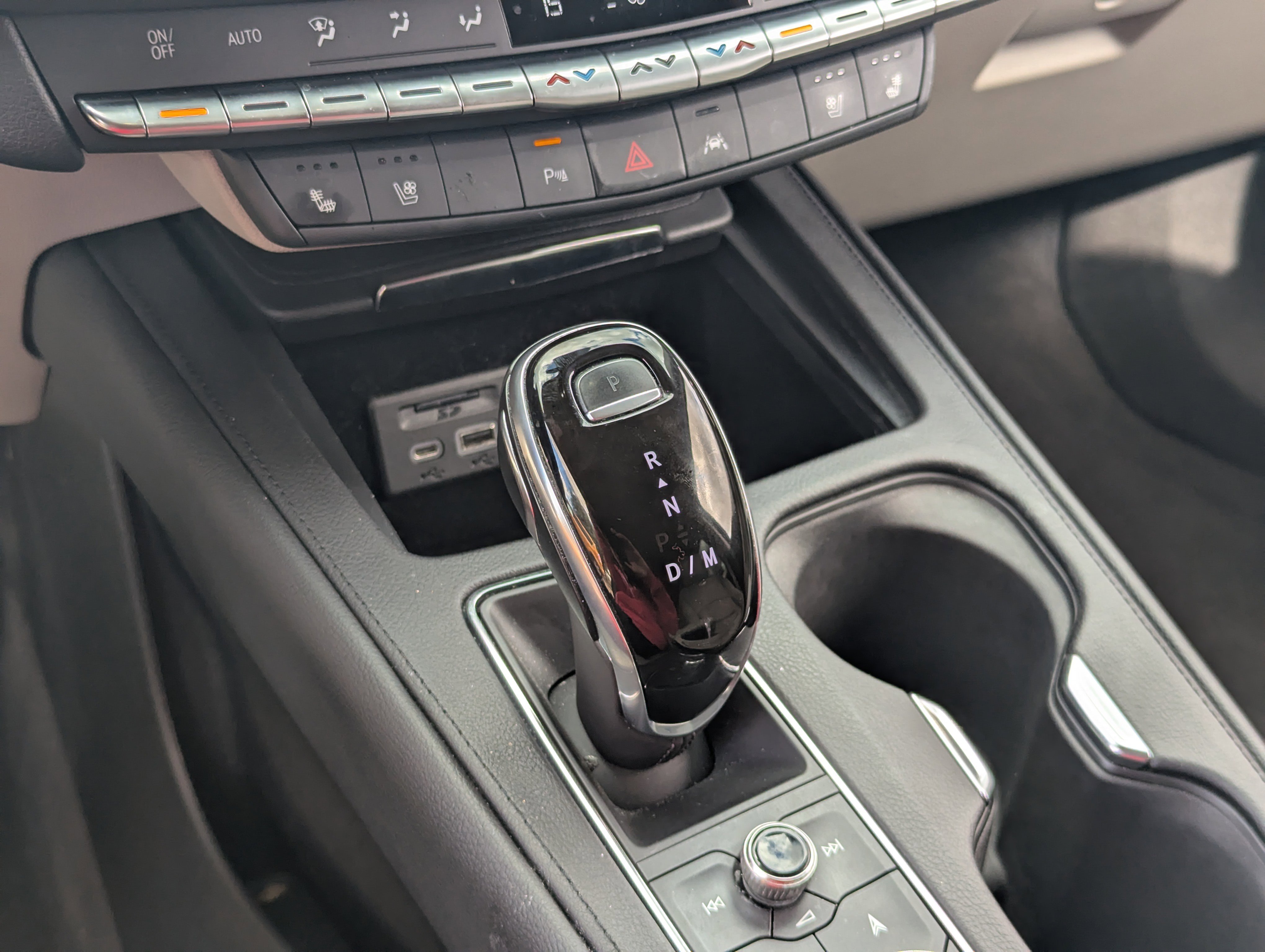 Used 2021 Cadillac XT4 Premium Luxury image 28