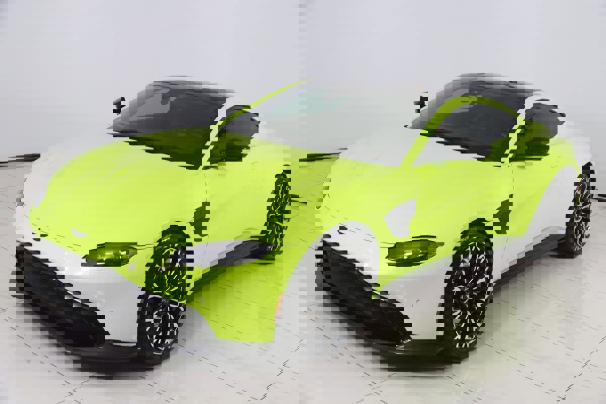 Used 2019 Aston Martin V8 Vantage Coupe RWD image 29