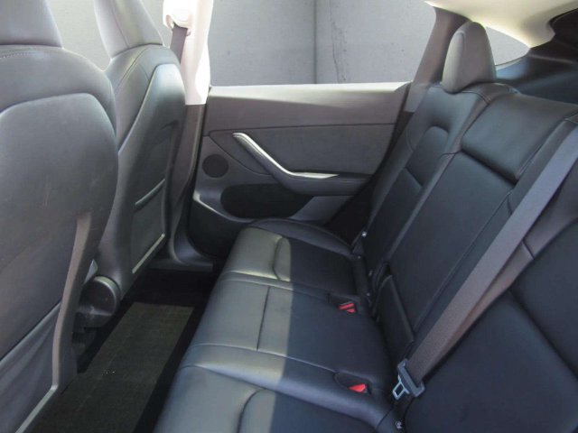 Used 2025 Tesla Model Y Long Range RWD image 12
