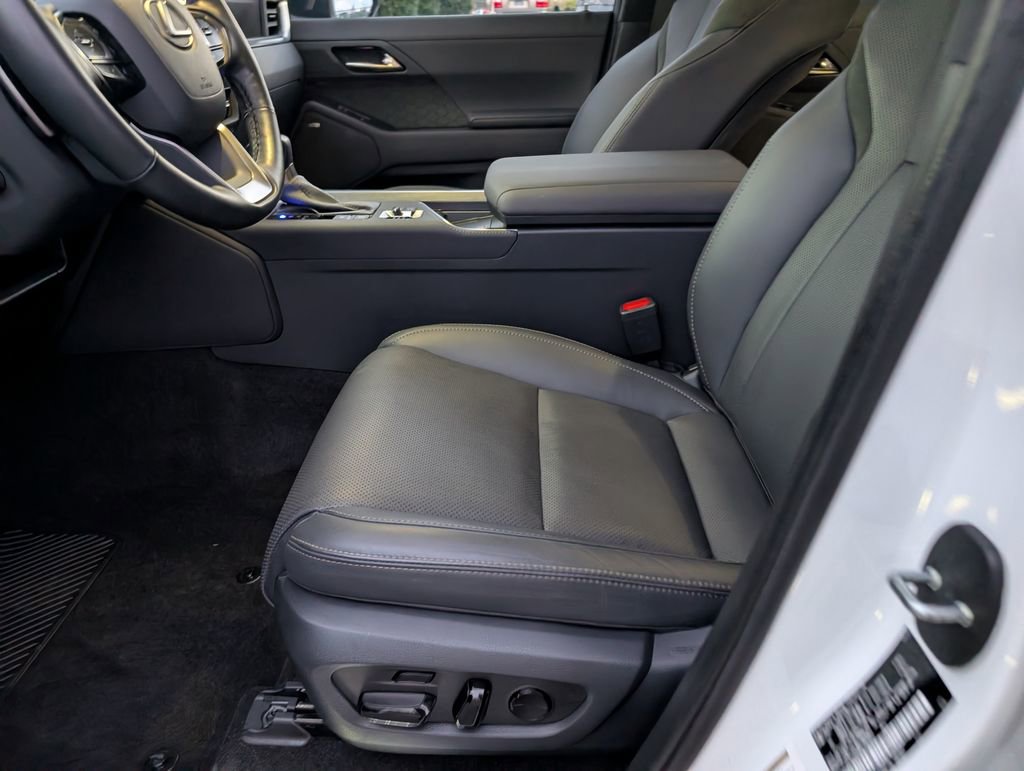 Used 2024 Lexus GX 550 image 14