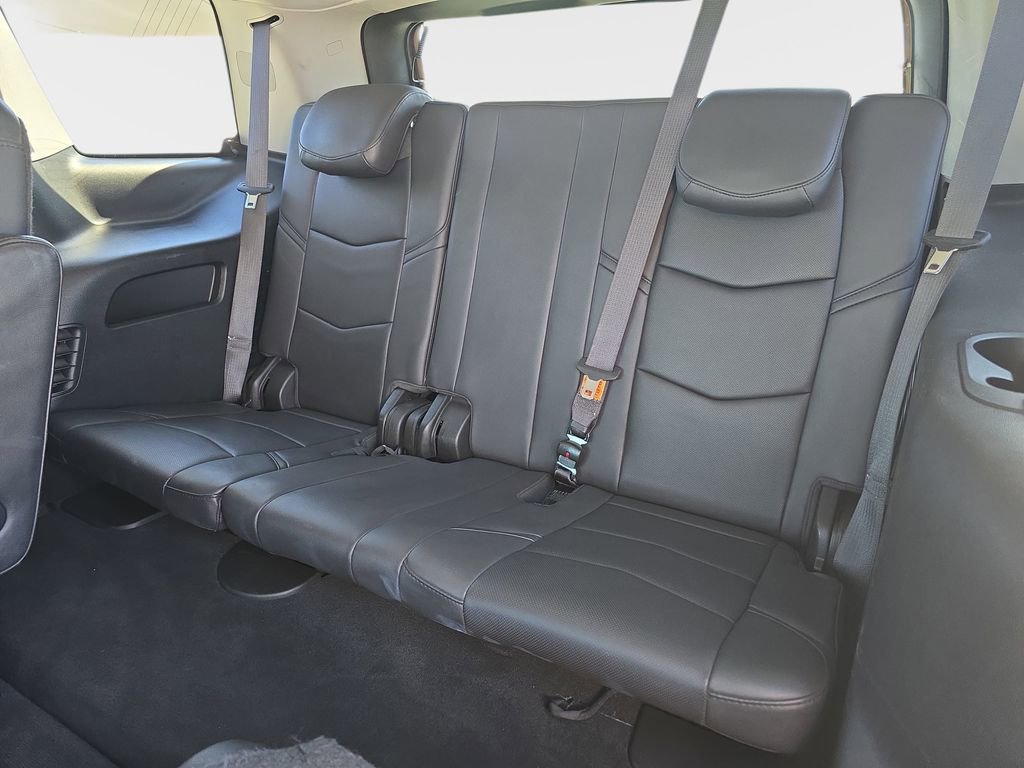 Used 2018 Cadillac Escalade Luxury image 16