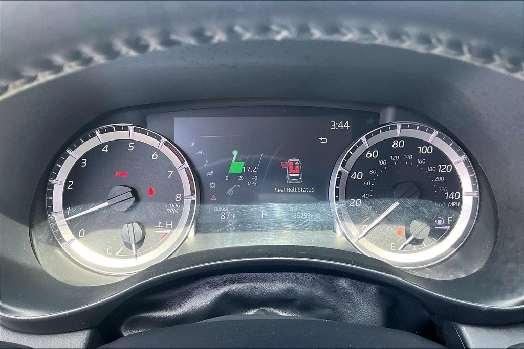Used 2023 Toyota Highlander XLE FWD image 13