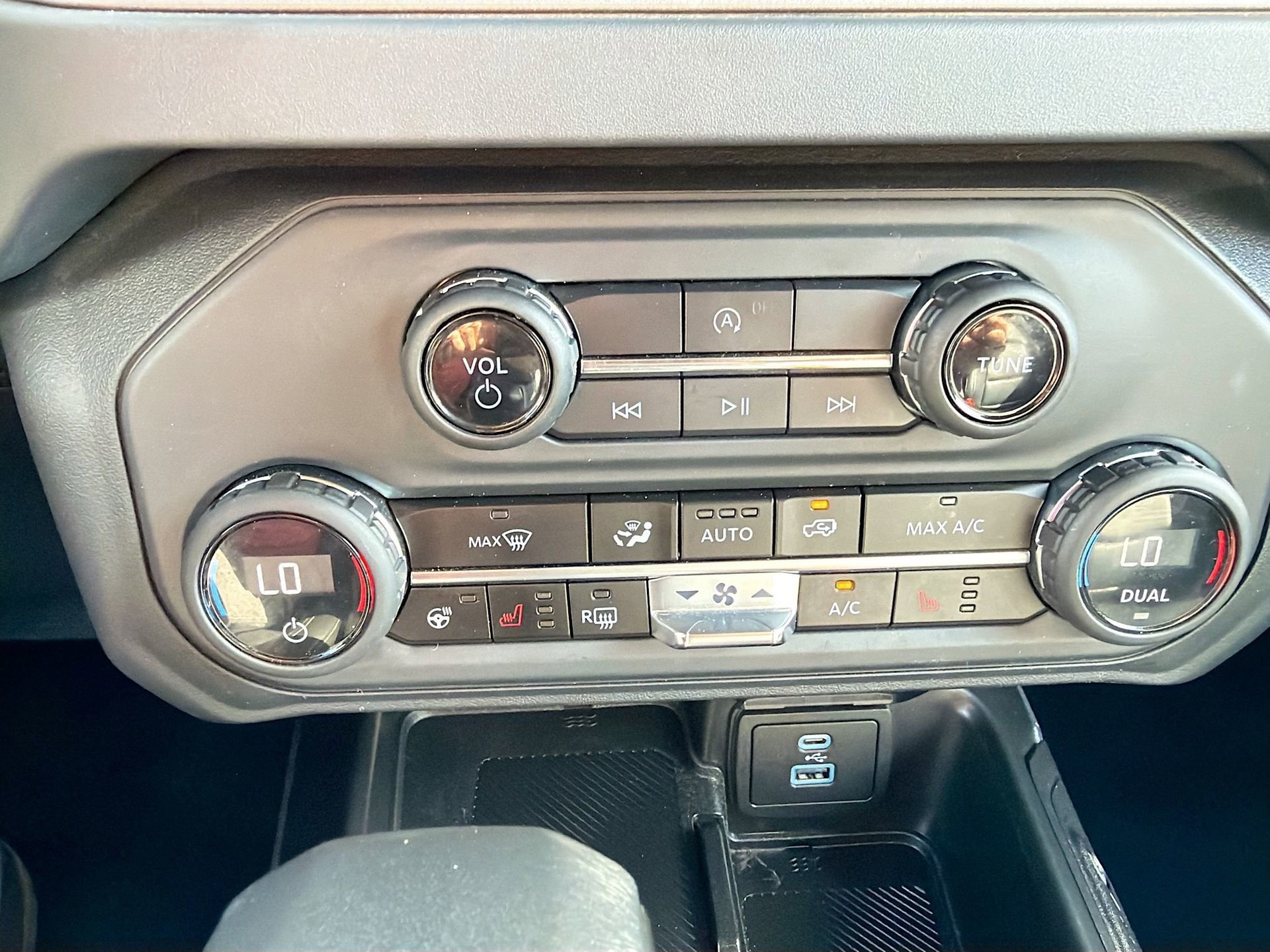 Certified 2025 Ford Bronco Outer Banks image 16