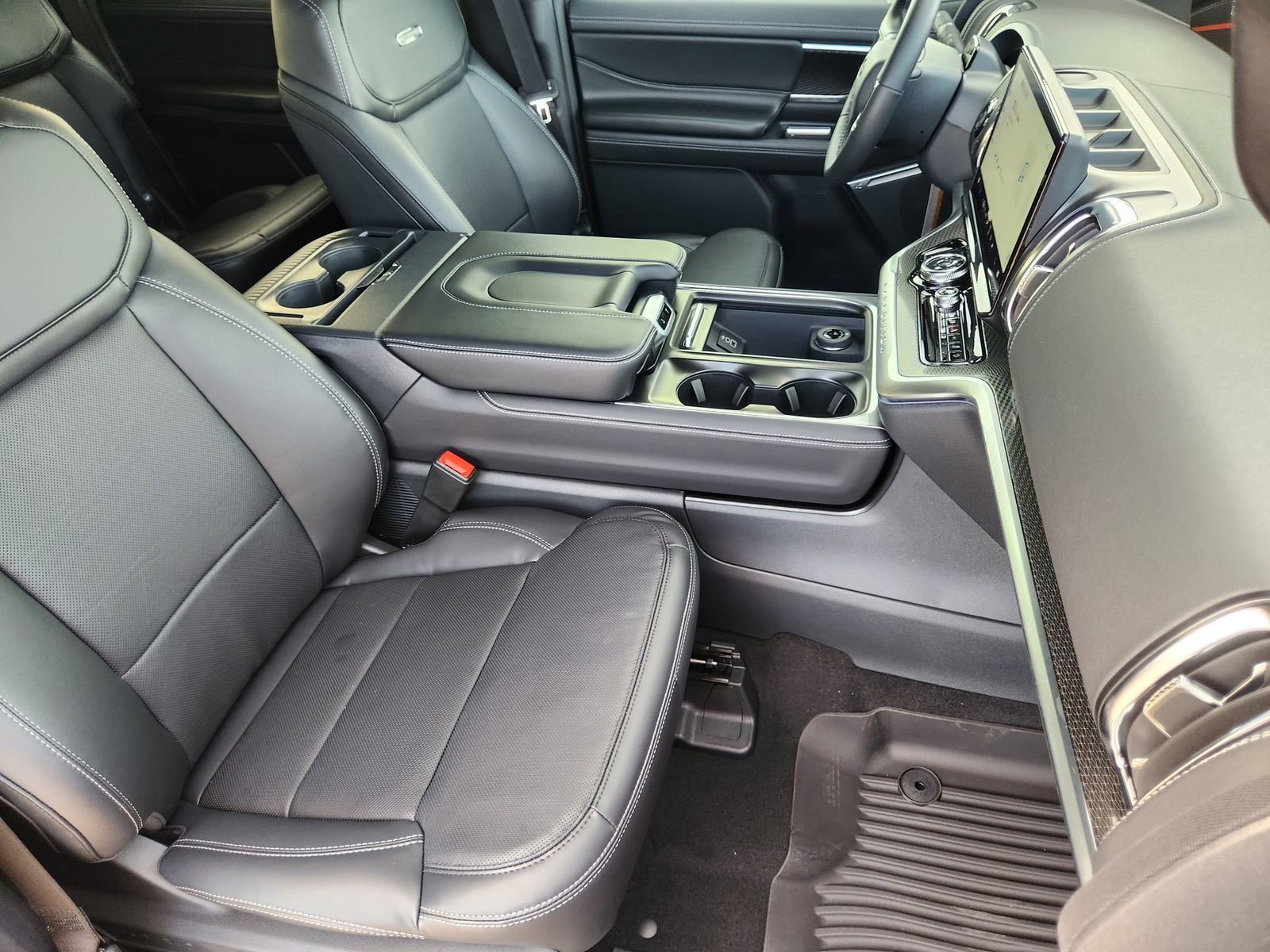 New 2026 Ford Expedition Max Platinum w/ Stealth Appearance Package image 15