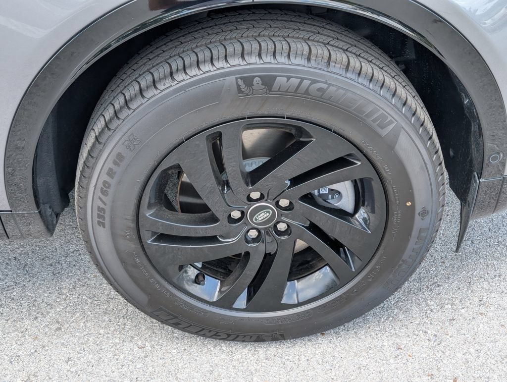 New 2026 Land Rover Discovery Sport Landmark AWD/4WD image 32
