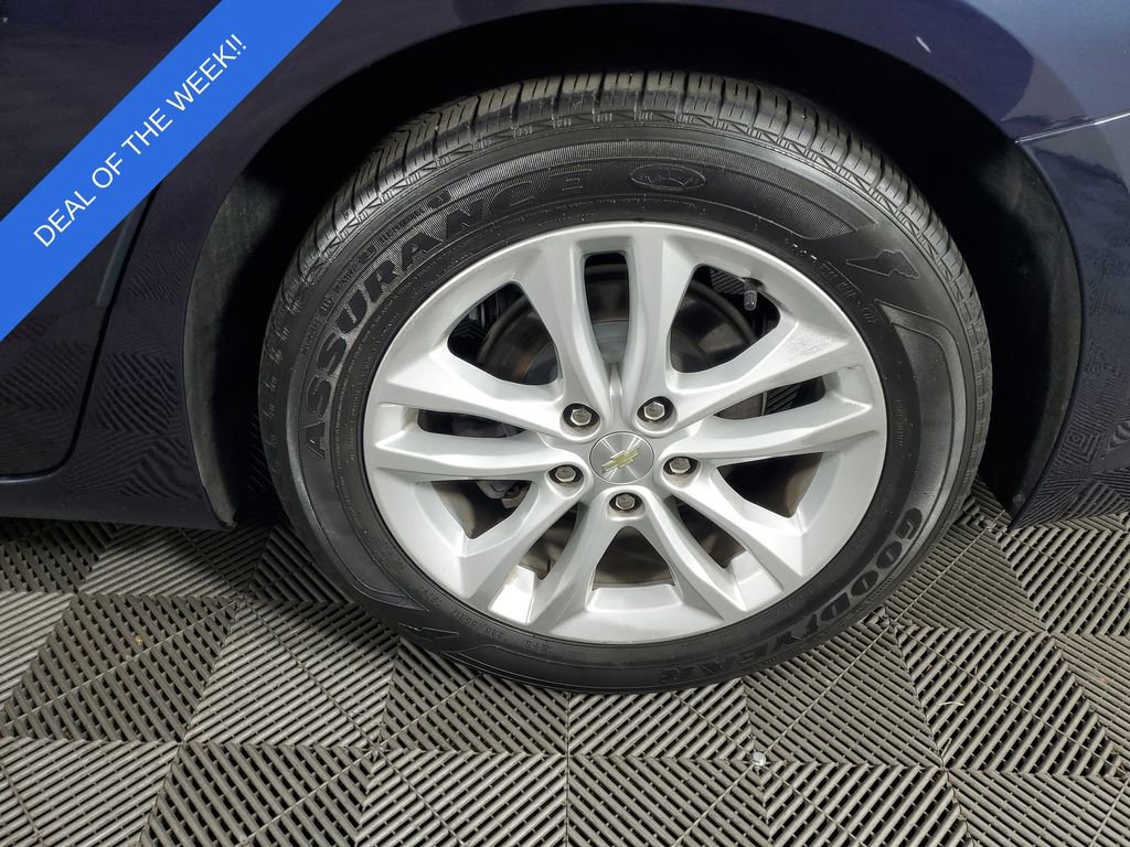 Used 2017 Chevrolet Malibu LT image 30