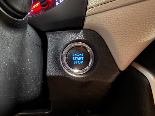 Used 2021 Toyota RAV4 XLE w/ Convenience Package AWD/4WD image 38