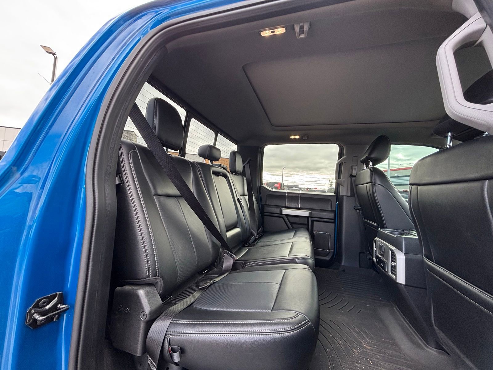 Used 2021 Ford F350 Lariat image 22