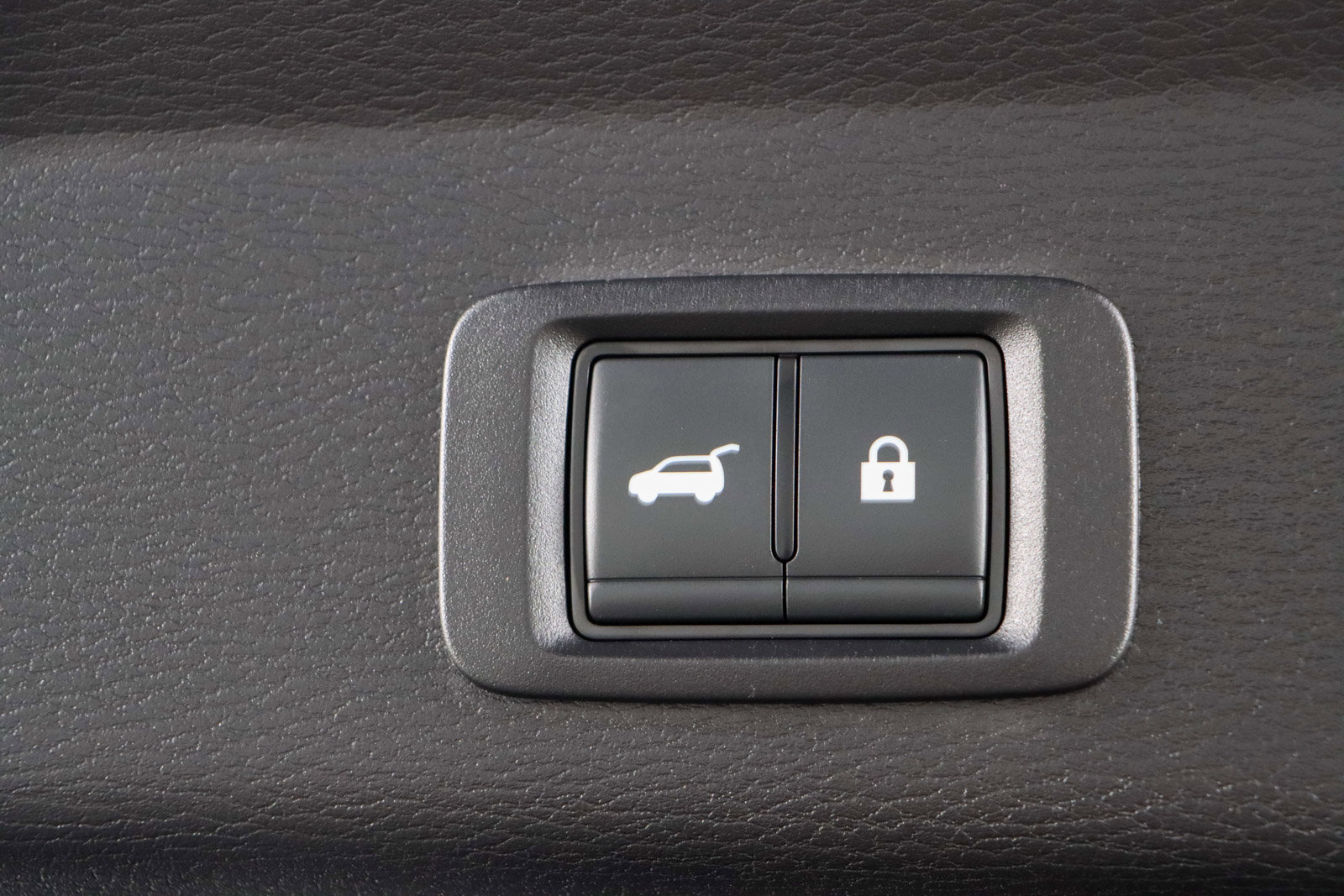 Used 2024 Mitsubishi Outlander SE Black Edition image 31