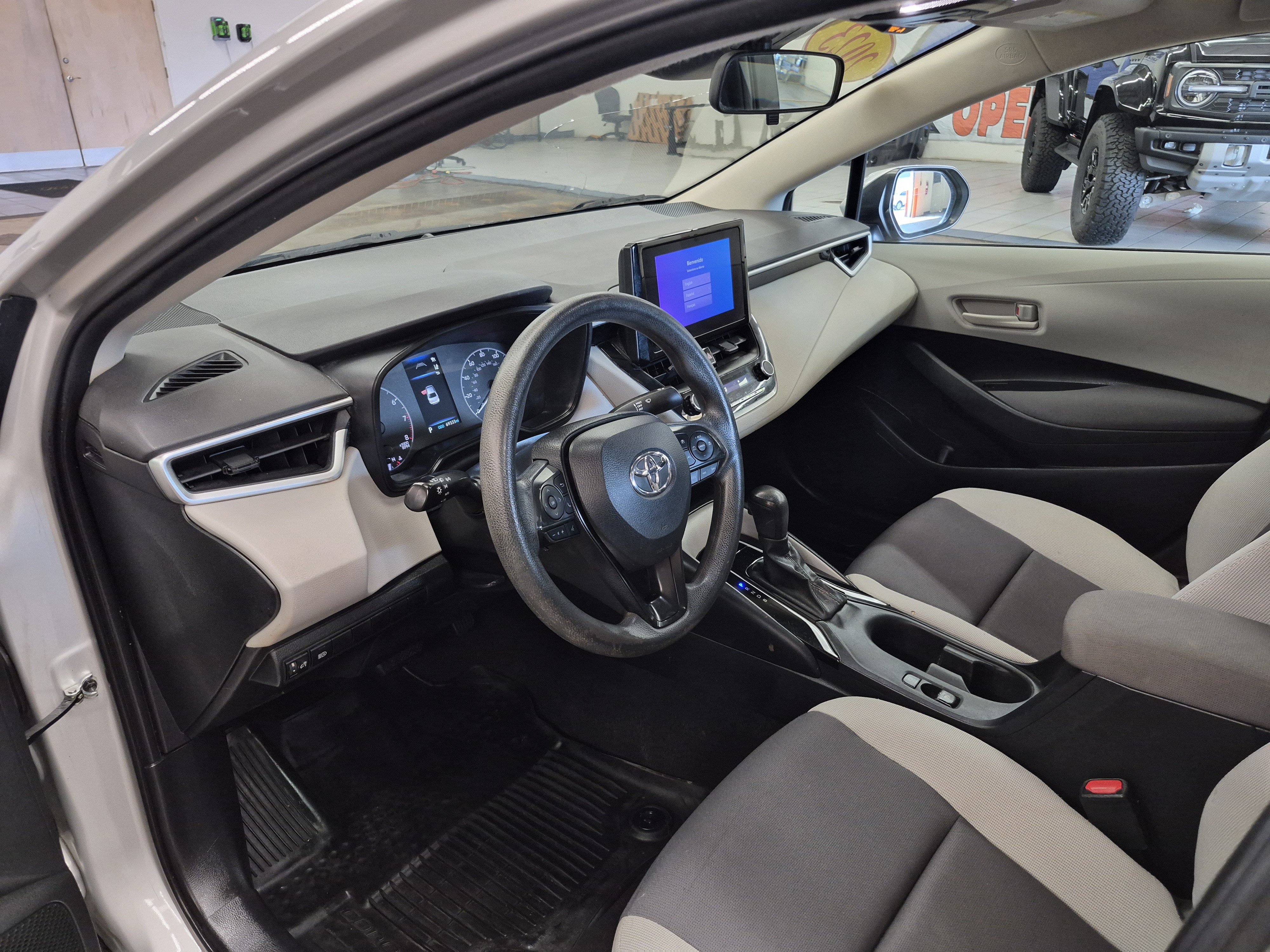 Used 2023 Toyota Corolla LE FWD image 12