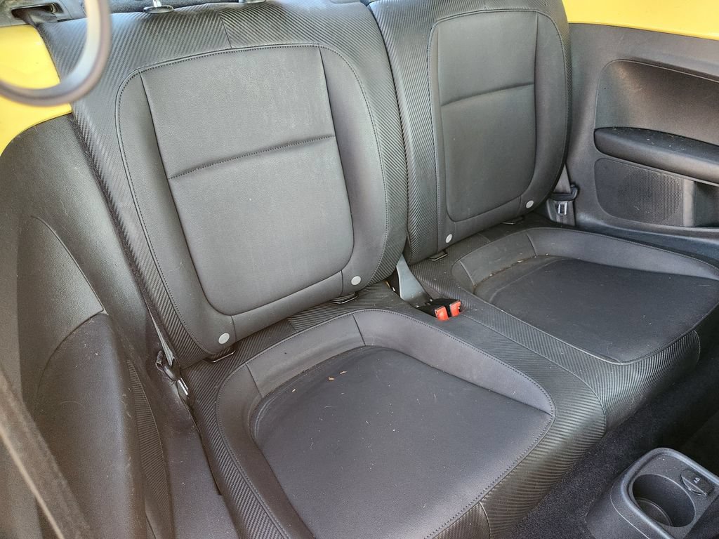 Used 2015 Volkswagen Beetle 1.8T FWD image 30