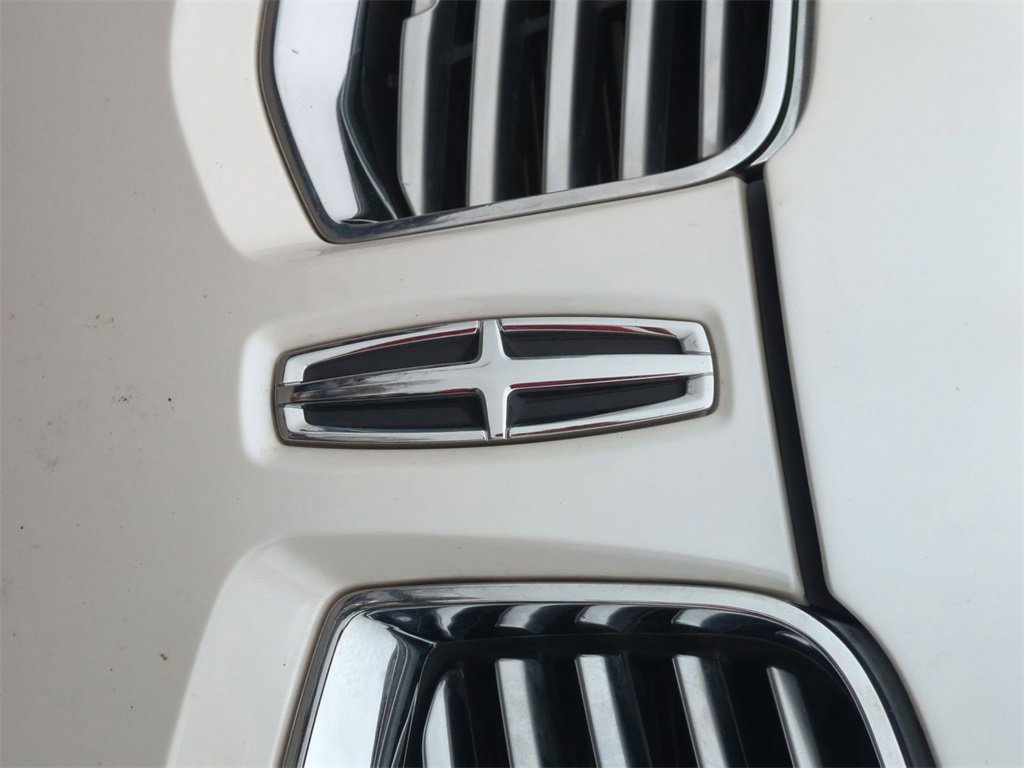 Used 2016 Lincoln MKX Reserve w/ Climate Package image 9