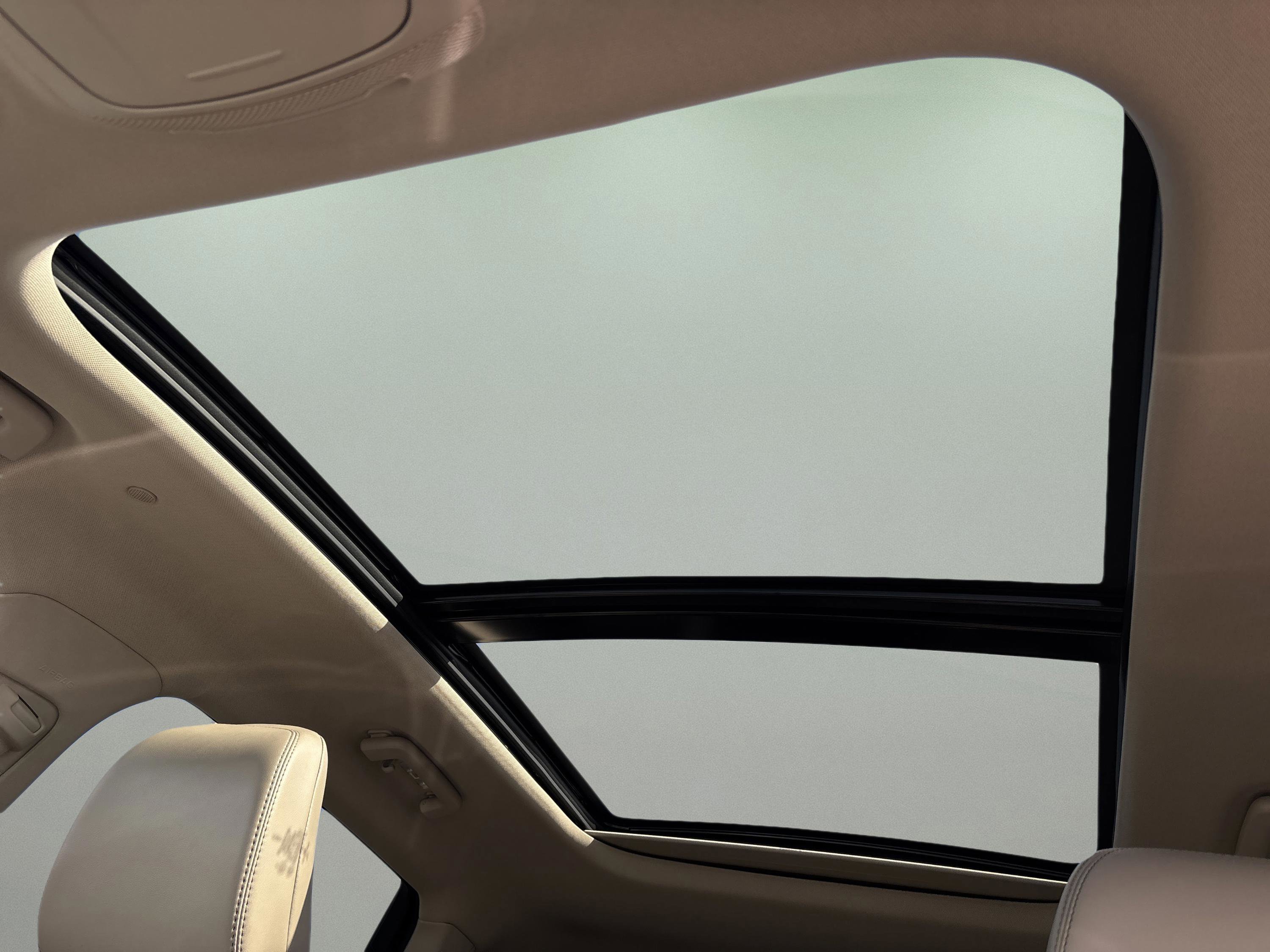 Used 2022 Lincoln Nautilus Reserve w/ Equipment Group 201A image 17