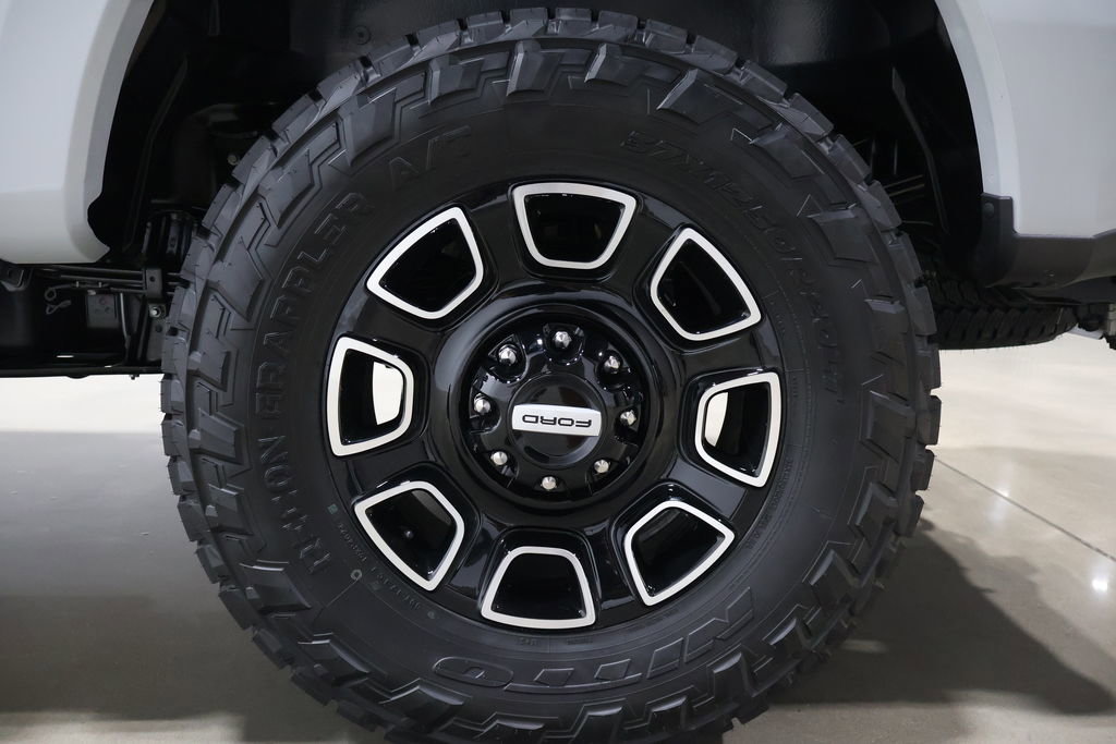 Used 2025 Ford F250 Platinum w/ Platinum Plus Package image 22