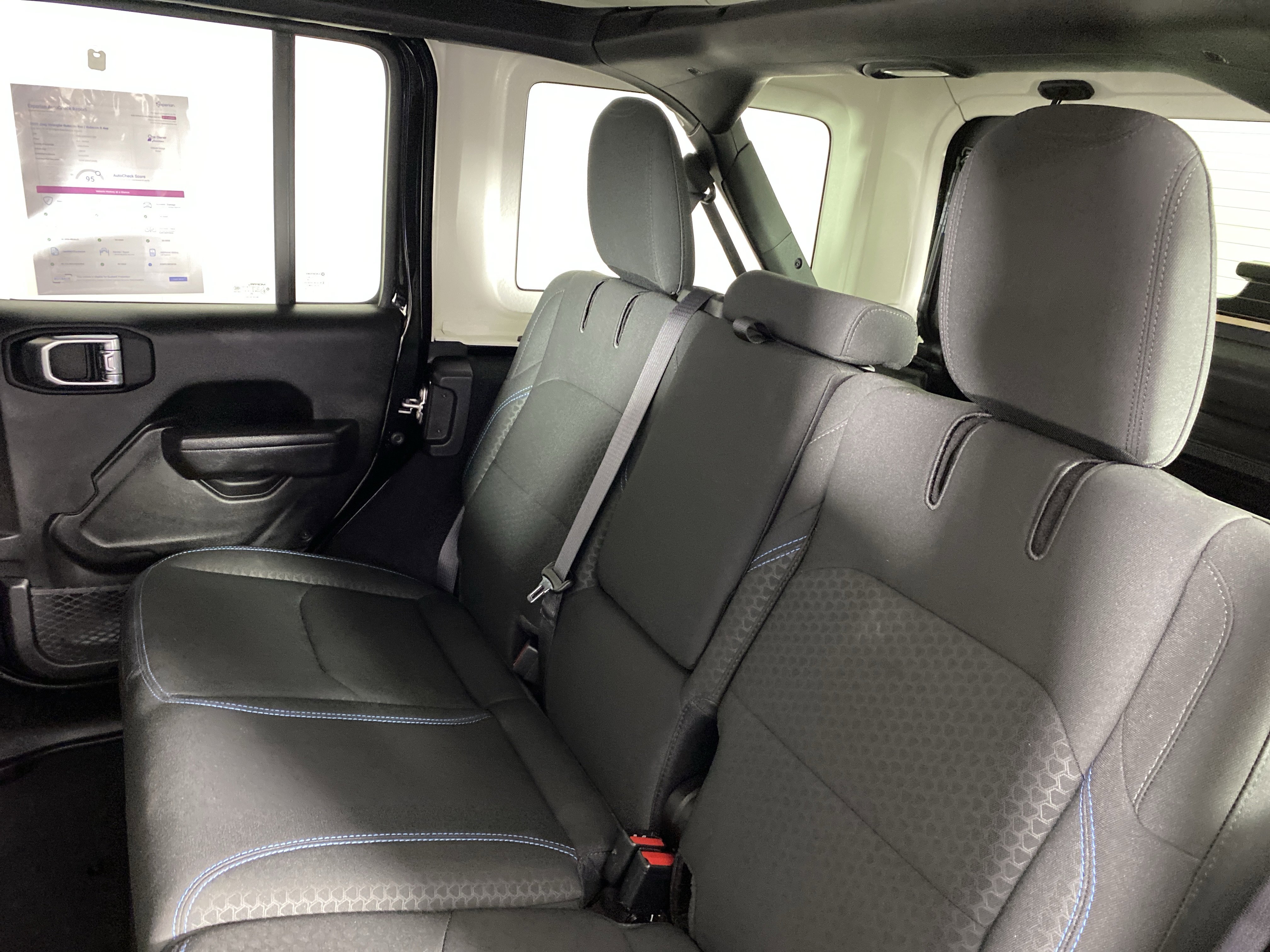 Used 2025 Jeep Wrangler Unlimited Rubicon 4xe AWD/4WD image 32
