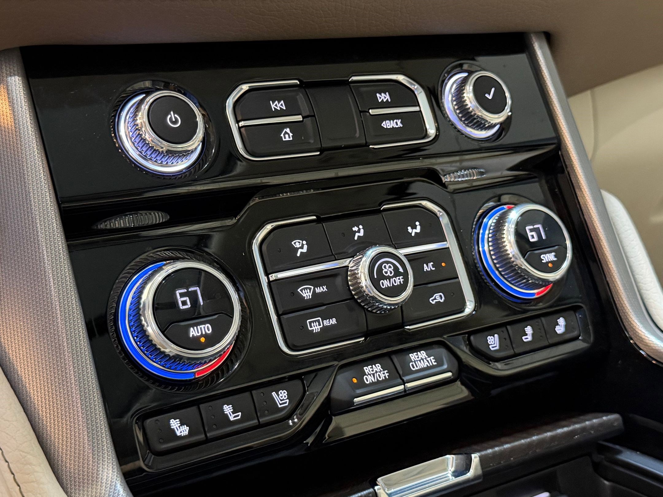 Used 2023 GMC Yukon XL Denali image 32