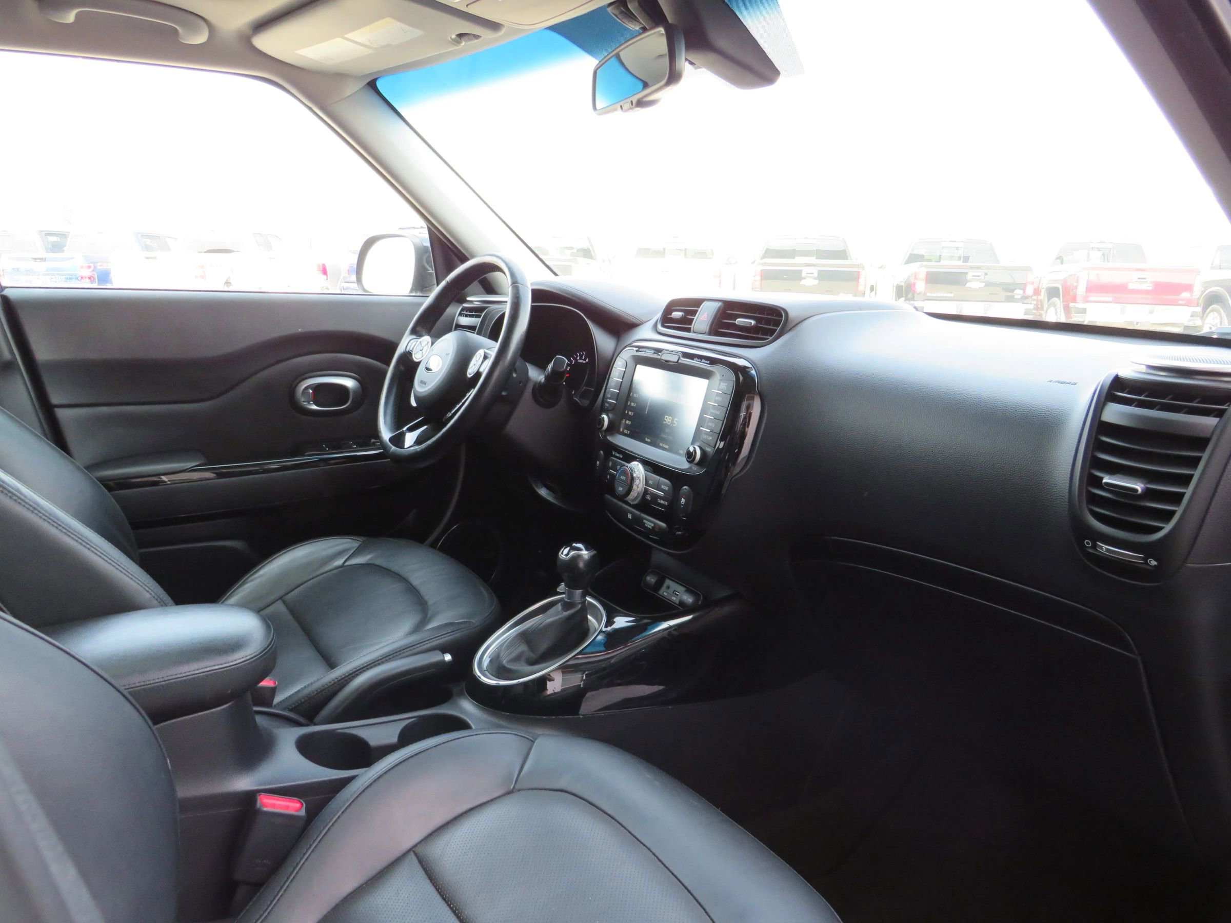 Used 2016 Kia Soul ! w/ Premium Package FWD image 12
