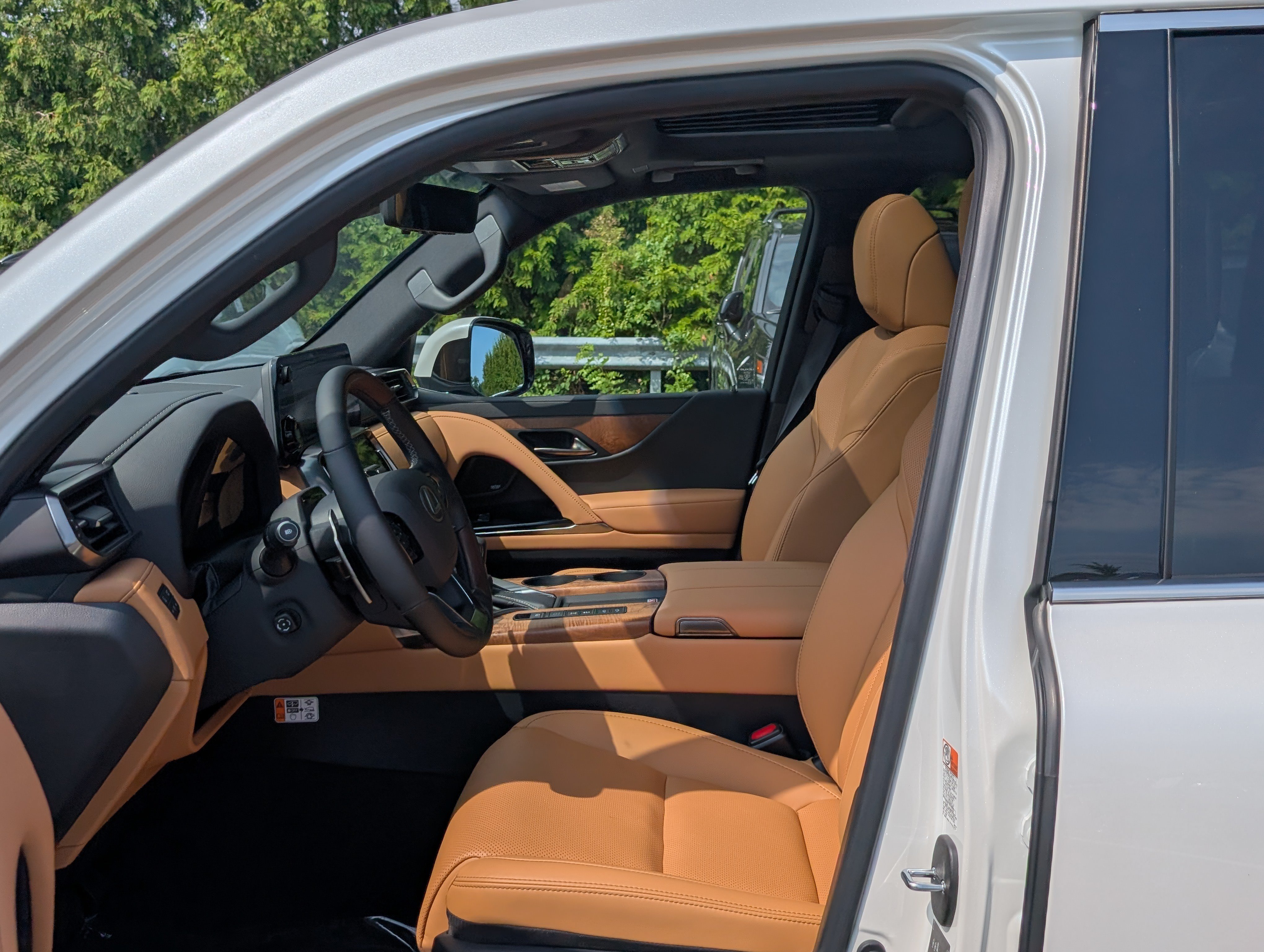 New 2026 Lexus LX 600 4WD w/ Luxury Package image 14
