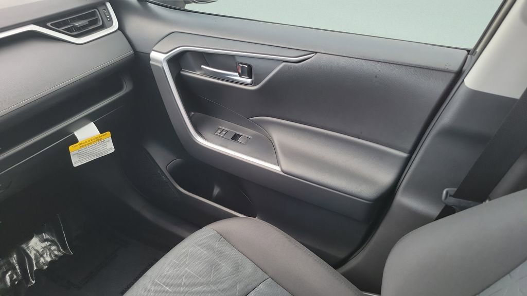 Certified 2025 Toyota RAV4 XLE w/ Convenience Package FWD image 13
