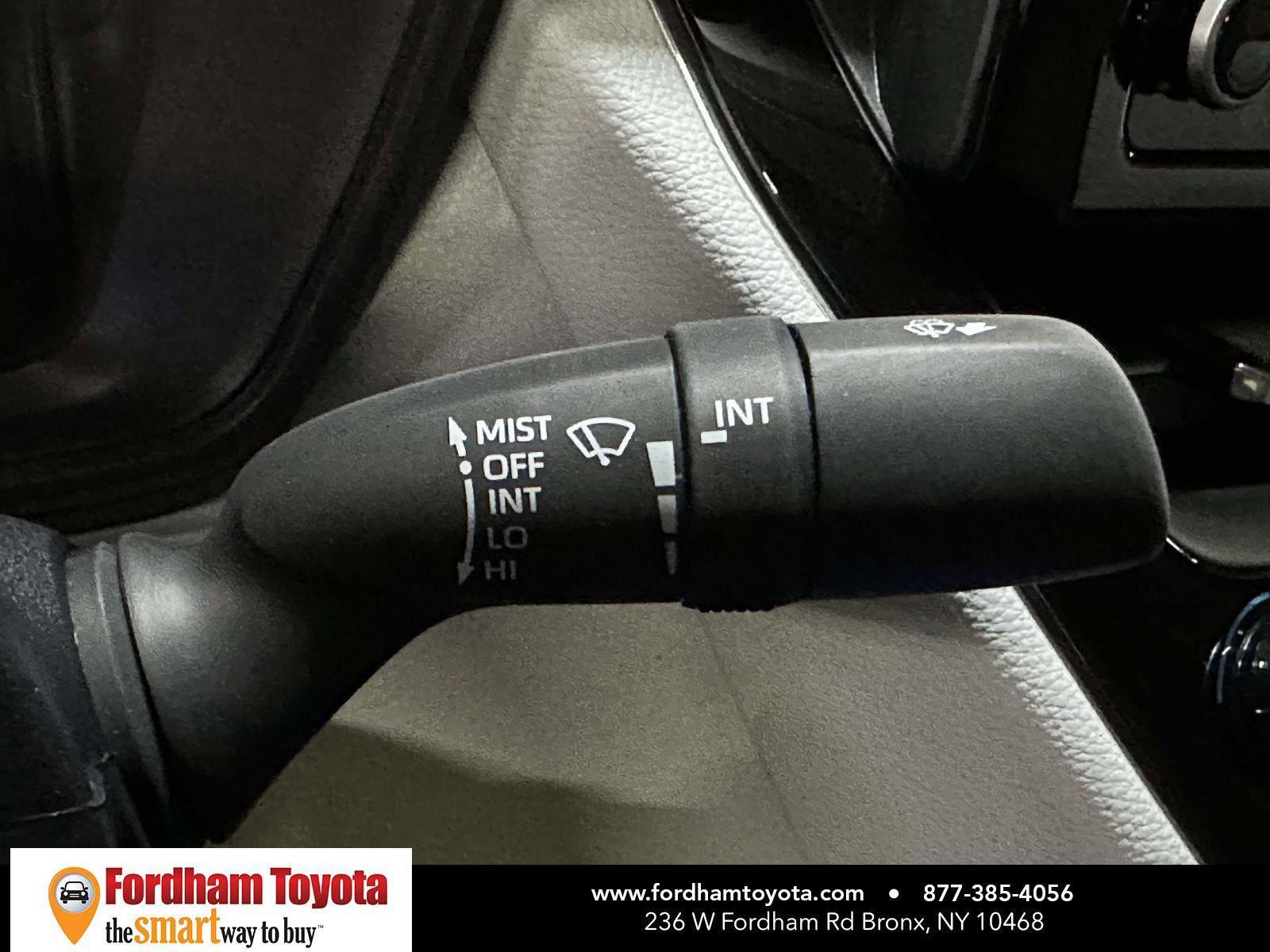 Used 2022 Toyota Corolla SE FWD image 33