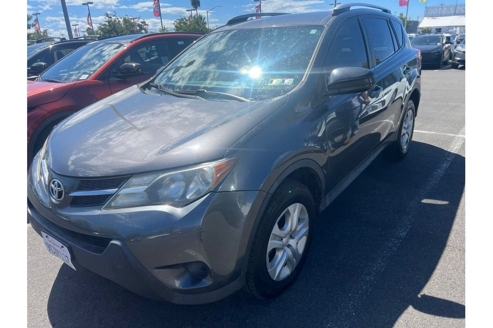Used 2015 Toyota RAV4 LE AWD/4WD image 2