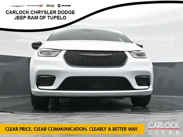 New 2026 Chrysler Pacifica Limited w/ Uconnect Theater Family Group FWD image 69