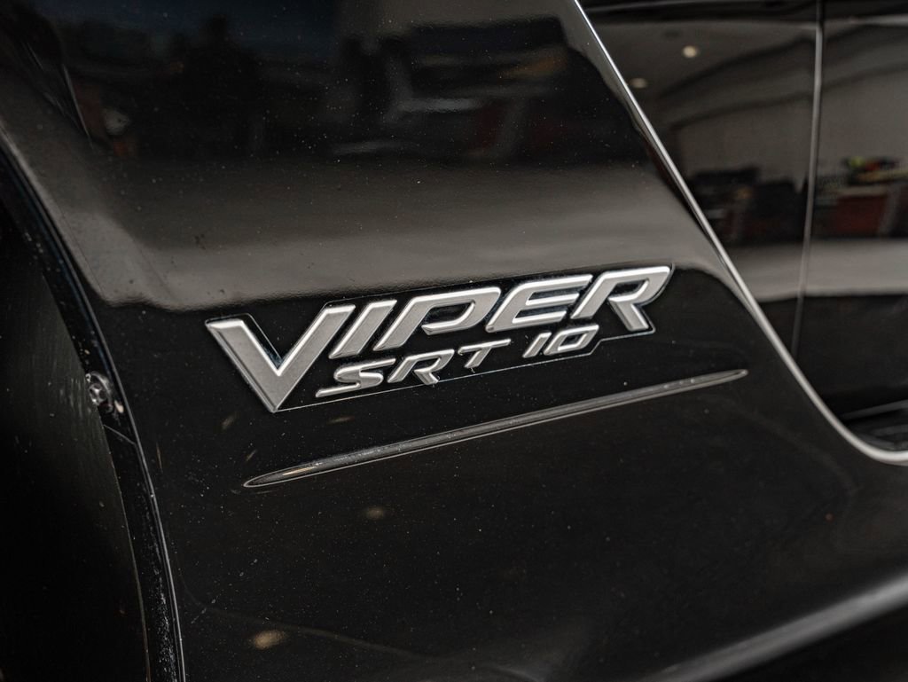 Used 2006 Dodge Viper SRT-10 image 12