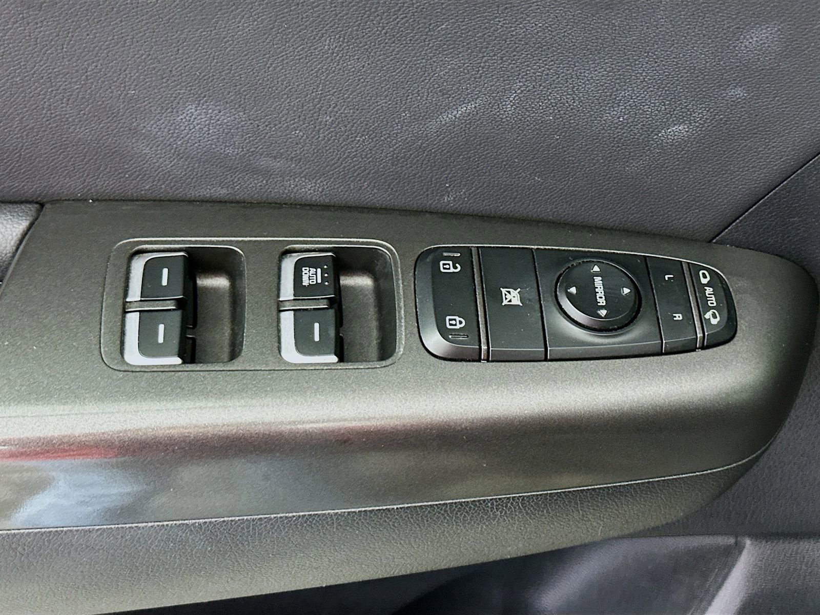 Used 2022 Kia Sportage Nightfall Edition image 17