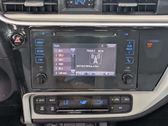 Used 2018 Toyota Corolla LE FWD image 16