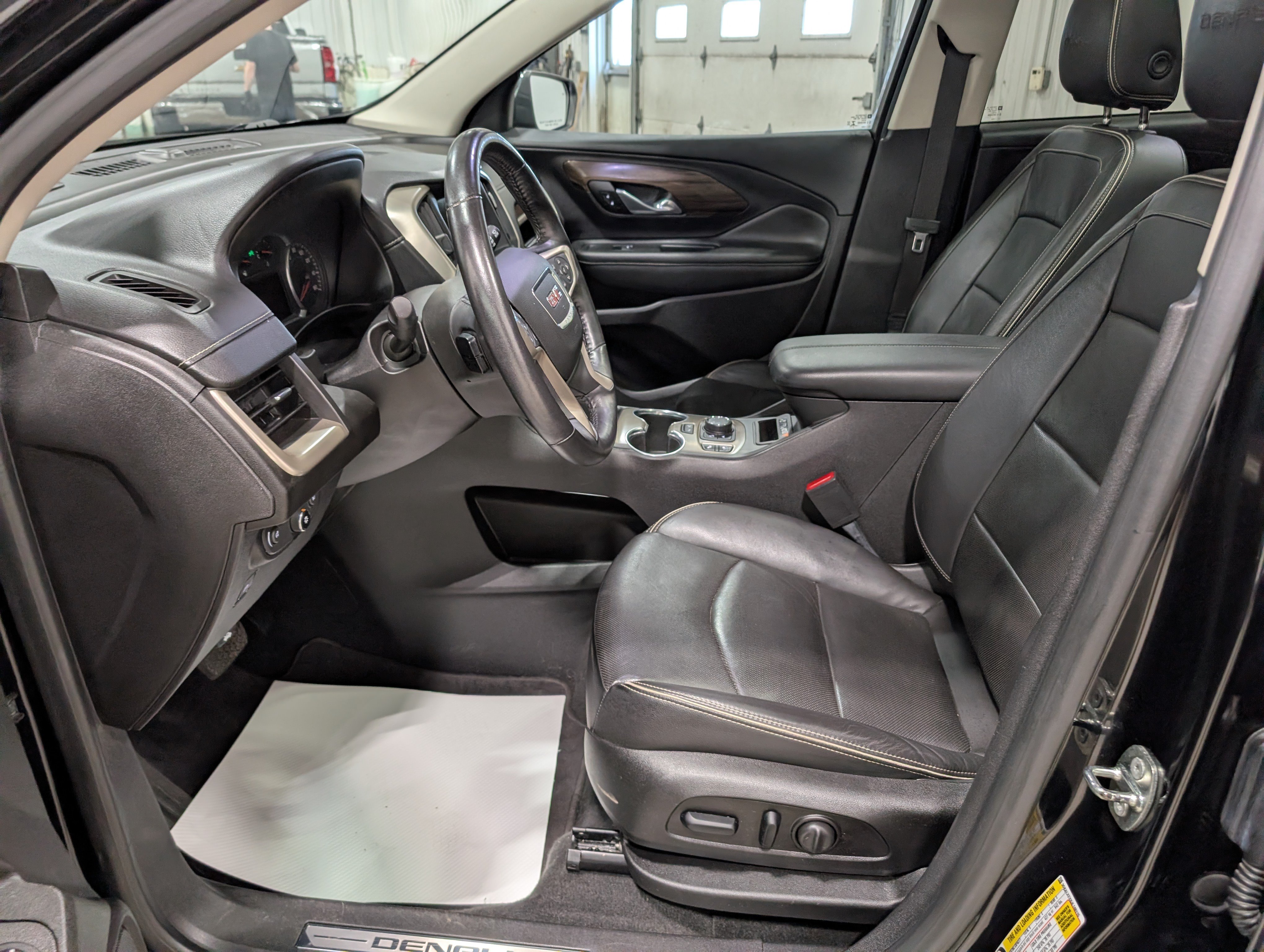 Used 2018 GMC Terrain Denali w/ Advanced Safety Package AWD/4WD image 13