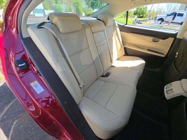 Used 2016 Lexus ES 350 w/ Navigation System Package FWD image 18