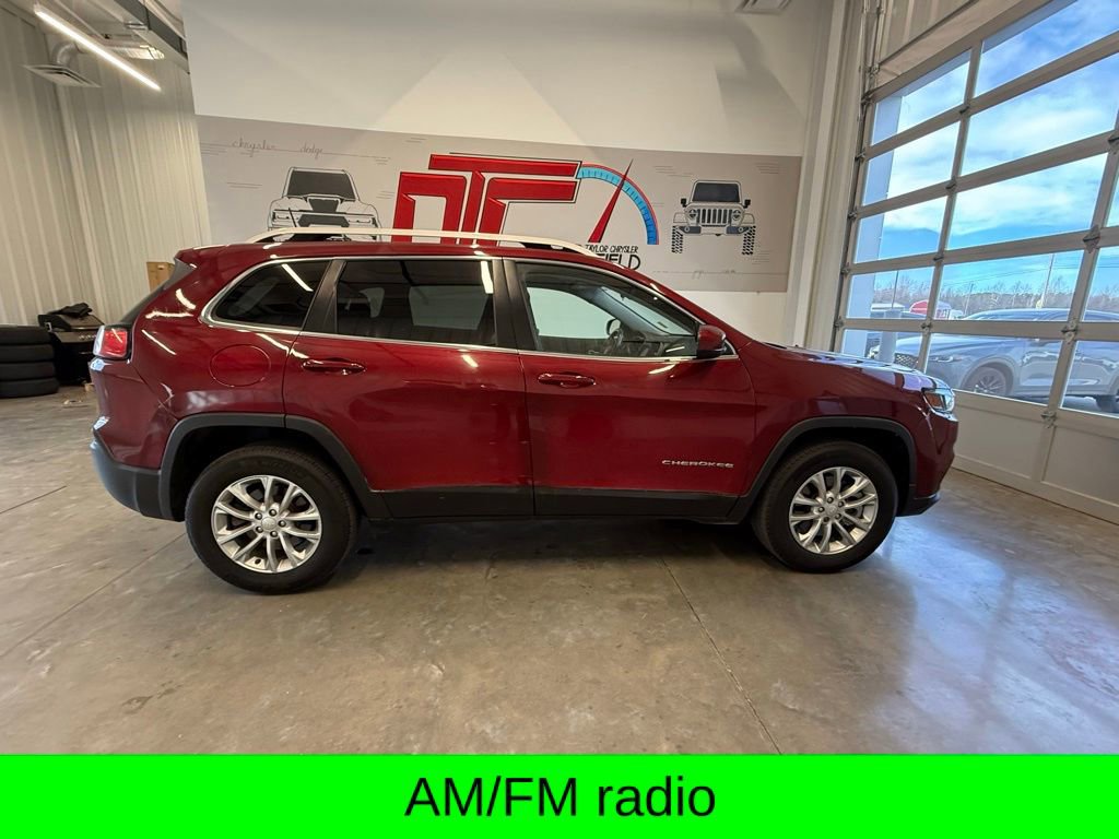 Used 2019 Jeep Cherokee Latitude w/ Cold Weather Group image 2