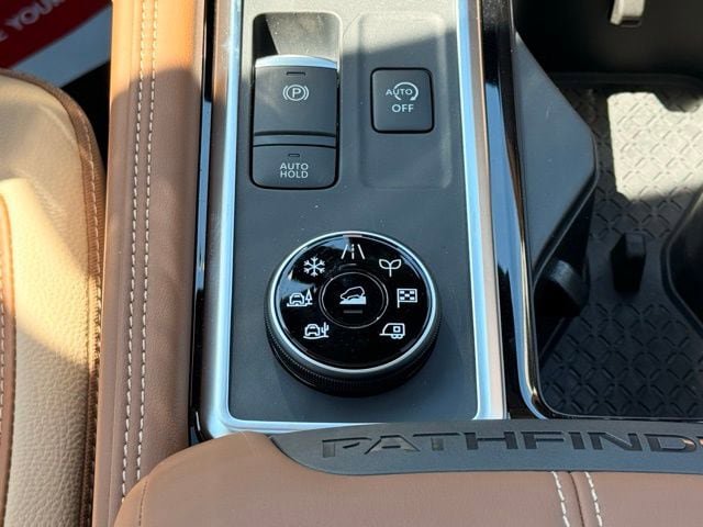 New 2026 Nissan Pathfinder Platinum AWD/4WD image 31