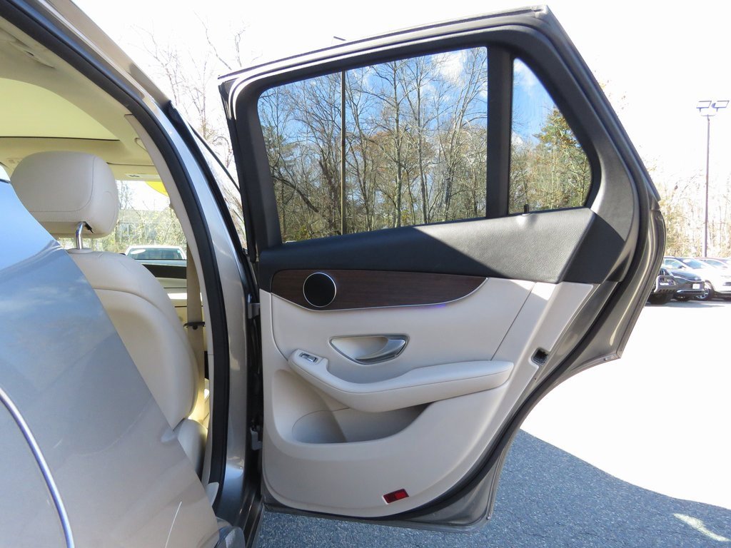 Used 2021 Mercedes-Benz GLC 300 GLC 300 image 16