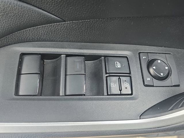 Used 2021 Toyota RAV4 LE image 27