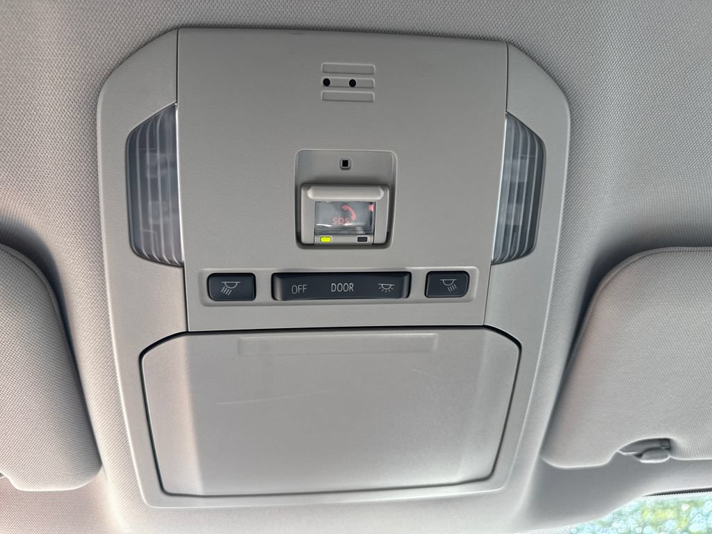 Used 2023 Toyota Highlander L FWD image 37