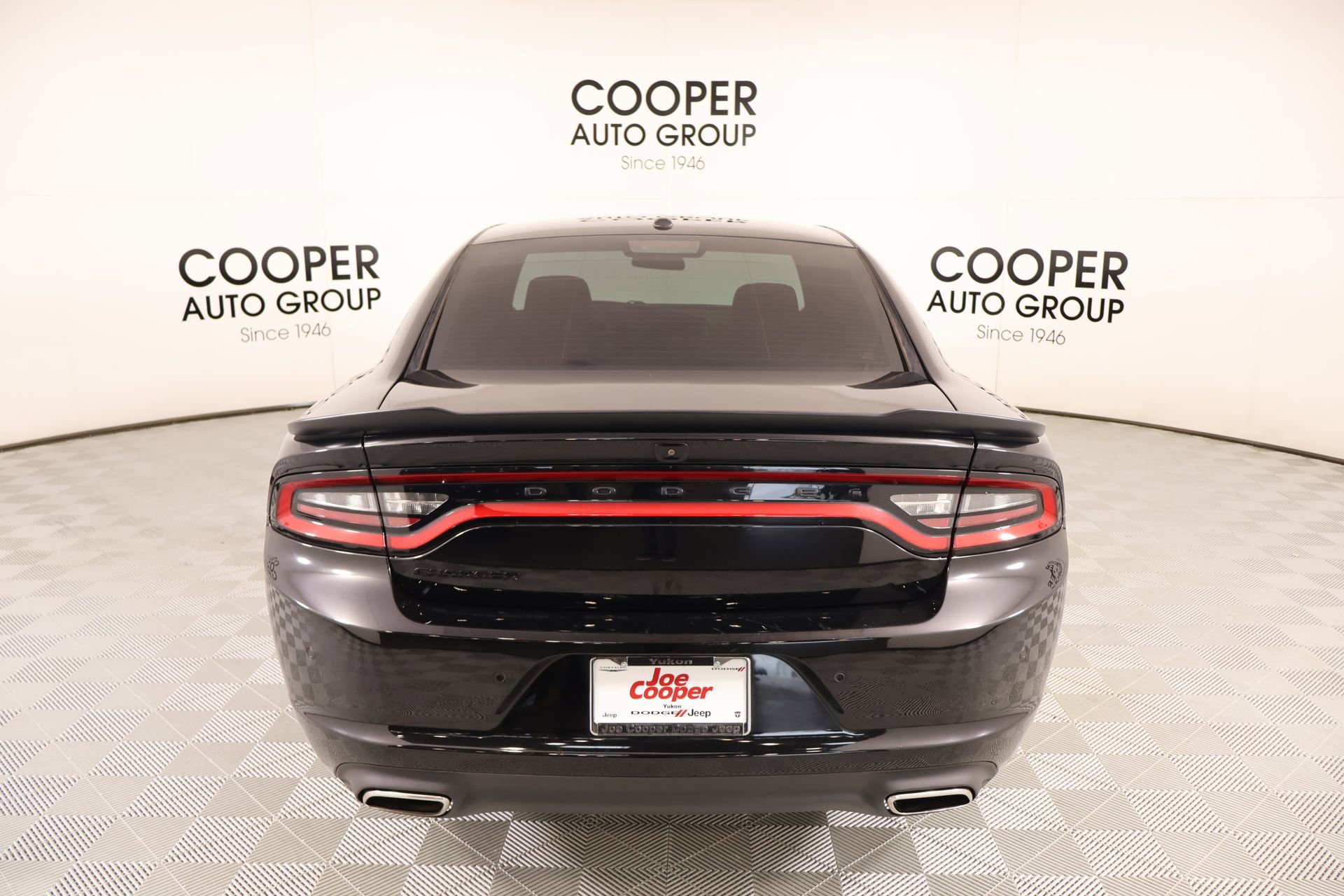 Used 2020 Dodge Charger SXT w/ Blacktop Package RWD image 21