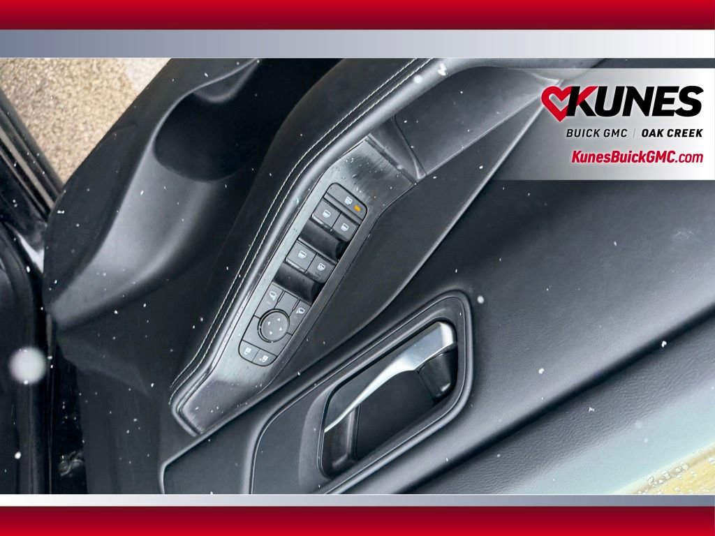 Used 2025 Nissan Rogue SV image 7