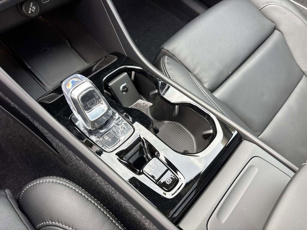 New 2026 Volvo XC40 B5 Plus w/ Protection Package Premier image 23