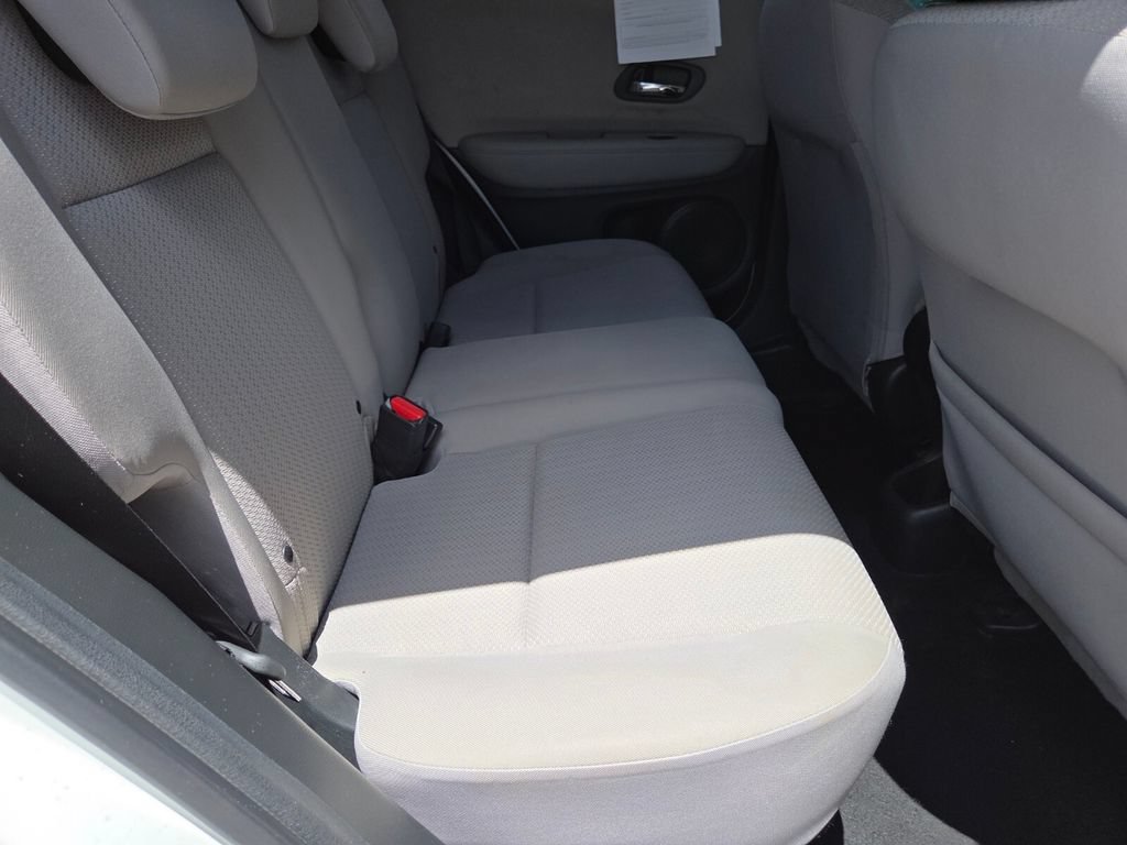 Used 2017 Honda HR-V LX image 18